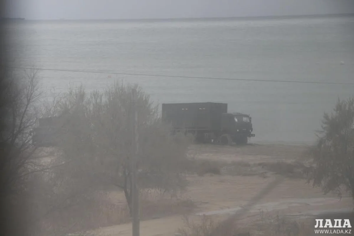 Фото очевидцев||news_pic_more|<!--TBegin--><a href="https://img.lada.kz/2016-11/1479472329_f7qkhlqudsm.jpg" onclick="return hs.expand(this)" ><img src="https://img.lada.kz/2016-11/thumbs/1479472329_f7qkhlqudsm.jpg" alt='В Актау на побережье 1 микрорайона застрял военный КамАЗ' title='В Актау на побережье 1 микрорайона застрял военный КамАЗ'  /></a><!--TEnd--><br /><!--TBegin--><a href="https://img.lada.kz/2016-11/1479472317_g4248ytey4e.jpg" onclick="return hs.expand(this)" ><img src="https://img.lada.kz/2016-11/thumbs/1479472317_g4248ytey4e.jpg" alt='В Актау на побережье 1 микрорайона застрял военный КамАЗ' title='В Актау на побережье 1 микрорайона застрял военный КамАЗ'  /></a><!--TEnd--><br /><!--TBegin--><a href="https://img.lada.kz/2016-11/1479472284_ocowp2kvqby.jpg" onclick="return hs.expand(this)" ><img src="https://img.lada.kz/2016-11/thumbs/1479472284_ocowp2kvqby.jpg" alt='В Актау на побережье 1 микрорайона застрял военный КамАЗ' title='В Актау на побережье 1 микрорайона застрял военный КамАЗ'  /></a><!--TEnd--><br /><!--TBegin--><a href="https://img.lada.kz/2016-11/1479472334_rjlbp30y-ve.jpg" onclick="return hs.expand(this)" ><img src="https://img.lada.kz/2016-11/thumbs/1479472334_rjlbp30y-ve.jpg" alt='В Актау на побережье 1 микрорайона застрял военный КамАЗ' title='В Актау на побережье 1 микрорайона застрял военный КамАЗ'  /></a><!--TEnd-->