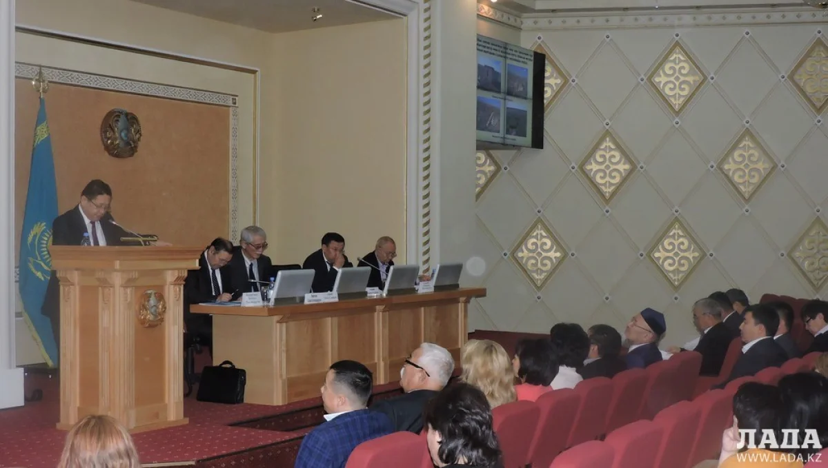 Выступление Бекбола Базарбаева. Фото автора