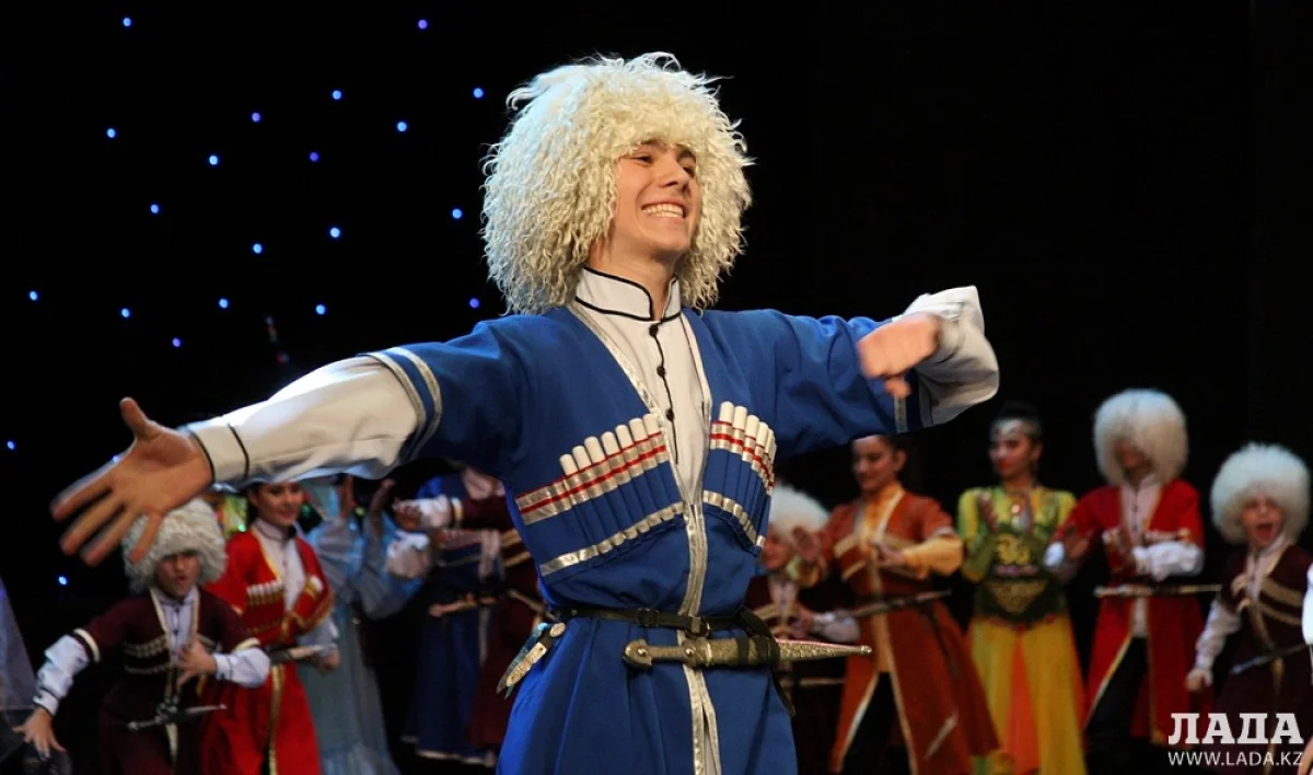 Солист ансамбля танца &quot;Шадвал&quot; Рустамбег Джаватов