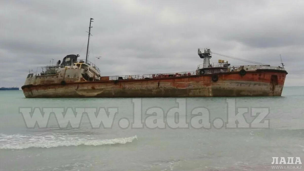 Танкер &quot;Аракс&quot;. Фото очевидцев