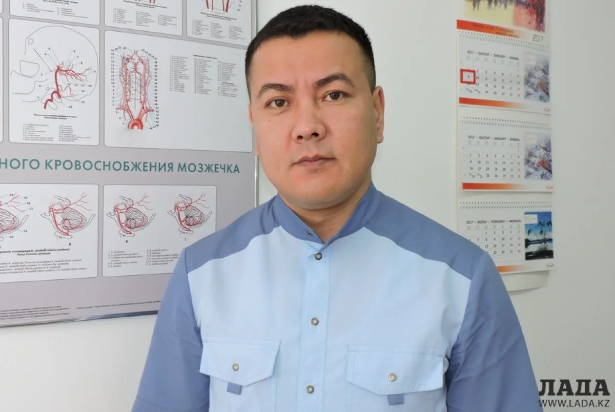 Азамат Алпысов, заведующий инсультным центром МОБ. Фото автора