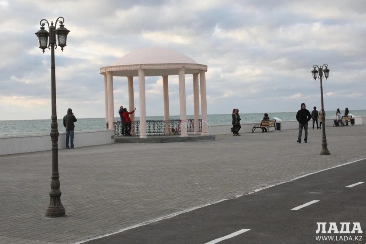 Набережная 15 микрорайона. Фото Ольги Ярославской из архива &quot;Лады&quot;