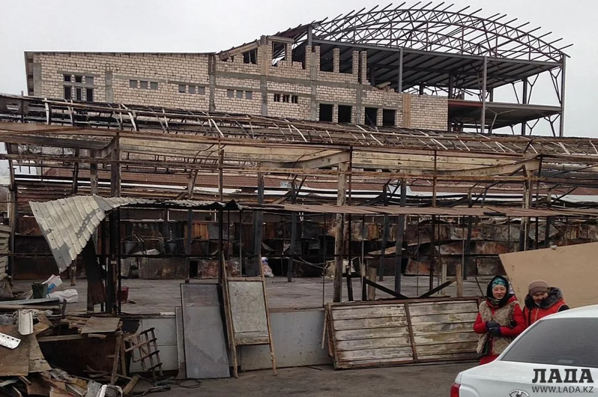 Сгоревший рынок. Фото предоставлено Бауржаном Сапа