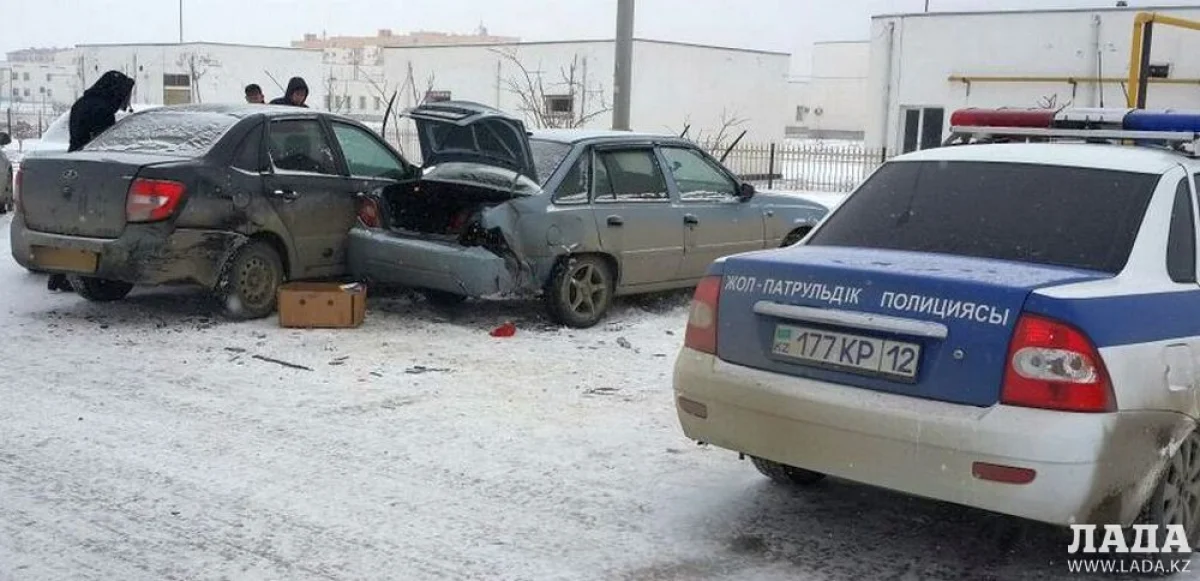 Последствия ДТП||news_pic_more|<!--TBegin--><a href="https://www.lada.kz/uploads/posts/2017-02/1487488234_6zaw-uyzobc.jpg" onclick="return hs.expand(this)" ><img src="https://www.lada.kz/uploads/posts/2017-02/thumbs/1487488234_6zaw-uyzobc.jpg" alt='В Актау неизвестный протаранил три автомобиля на парковке и скрылся с места ДТП' title='В Актау неизвестный протаранил три автомобиля на парковке и скрылся с места ДТП'  /></a><!--TEnd--><br /><!--TBegin--><a href="https://www.lada.kz/uploads/posts/2017-02/1487488184_ctku5zu_mzk.jpg" onclick="return hs.expand(this)" ><img src="https://www.lada.kz/uploads/posts/2017-02/thumbs/1487488184_ctku5zu_mzk.jpg" alt='В Актау неизвестный протаранил три автомобиля на парковке и скрылся с места ДТП' title='В Актау неизвестный протаранил три автомобиля на парковке и скрылся с места ДТП'  /></a><!--TEnd--><br /><!--TBegin--><a href="https://www.lada.kz/uploads/posts/2017-02/1487488255_l6doqhjkr5e.jpg" onclick="return hs.expand(this)" ><img src="https://www.lada.kz/uploads/posts/2017-02/thumbs/1487488255_l6doqhjkr5e.jpg" alt='В Актау неизвестный протаранил три автомобиля на парковке и скрылся с места ДТП' title='В Актау неизвестный протаранил три автомобиля на парковке и скрылся с места ДТП'  /></a><!--TEnd--><br /><!--TBegin--><a href="https://www.lada.kz/uploads/posts/2017-02/1487488201_svxv8wi6p-8.jpg" onclick="return hs.expand(this)" ><img src="https://www.lada.kz/uploads/posts/2017-02/thumbs/1487488201_svxv8wi6p-8.jpg" alt='В Актау неизвестный протаранил три автомобиля на парковке и скрылся с места ДТП' title='В Актау неизвестный протаранил три автомобиля на парковке и скрылся с места ДТП'  /></a><!--TEnd--><br /><!--TBegin--><a href="https://www.lada.kz/uploads/posts/2017-02/1487488200_wov1rznsxrw.jpg" onclick="return hs.expand(this)" ><img src="https://www.lada.kz/uploads/posts/2017-02/thumbs/1487488200_wov1rznsxrw.jpg" alt='В Актау неизвестный протаранил три автомобиля на парковке и скрылся с места ДТП' title='В Актау неизвестный протаранил три автомобиля на парковке и скрылся с места ДТП'  /></a><!--TEnd-->