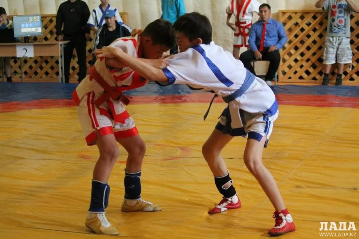 Финальная борьба. Фото предоставлено Жамбылом Бисенкуловым