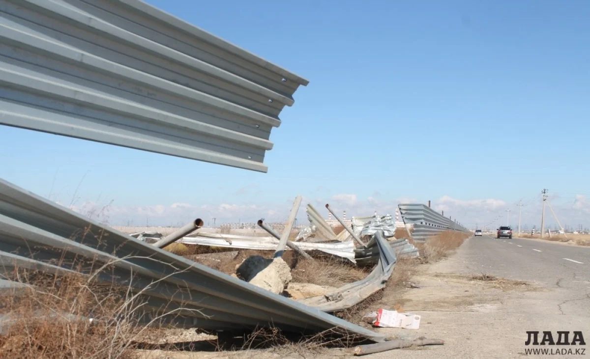 Последствия ДТП. Фото автора||news_pic_more|<!--TBegin--><a href="https://www.lada.kz/uploads/posts/2017-02/1487949789_img_0022.jpg" onclick="return hs.expand(this)" ><img src="https://www.lada.kz/uploads/posts/2017-02/thumbs/1487949789_img_0022.jpg" alt='В Актау пьяный водитель внедорожника врезался в ограждение водозаборного канала ТОО «МАЭК-Казатомпром»' title='В Актау пьяный водитель внедорожника врезался в ограждение водозаборного канала ТОО «МАЭК-Казатомпром»'  /></a><!--TEnd--><br /><!--TBegin--><a href="https://www.lada.kz/uploads/posts/2017-02/1487949780_img_0027.jpg" onclick="return hs.expand(this)" ><img src="https://www.lada.kz/uploads/posts/2017-02/thumbs/1487949780_img_0027.jpg" alt='В Актау пьяный водитель внедорожника врезался в ограждение водозаборного канала ТОО «МАЭК-Казатомпром»' title='В Актау пьяный водитель внедорожника врезался в ограждение водозаборного канала ТОО «МАЭК-Казатомпром»'  /></a><!--TEnd--><br /><!--TBegin--><a href="https://www.lada.kz/uploads/posts/2017-02/1487949871_img_0028.jpg" onclick="return hs.expand(this)" ><img src="https://www.lada.kz/uploads/posts/2017-02/thumbs/1487949871_img_0028.jpg" alt='В Актау пьяный водитель внедорожника врезался в ограждение водозаборного канала ТОО «МАЭК-Казатомпром»' title='В Актау пьяный водитель внедорожника врезался в ограждение водозаборного канала ТОО «МАЭК-Казатомпром»'  /></a><!--TEnd--><br /><!--TBegin--><a href="https://www.lada.kz/uploads/posts/2017-02/1487949812_img_0030.jpg" onclick="return hs.expand(this)" ><img src="https://www.lada.kz/uploads/posts/2017-02/thumbs/1487949812_img_0030.jpg" alt='В Актау пьяный водитель внедорожника врезался в ограждение водозаборного канала ТОО «МАЭК-Казатомпром»' title='В Актау пьяный водитель внедорожника врезался в ограждение водозаборного канала ТОО «МАЭК-Казатомпром»'  /></a><!--TEnd--><br /><!--TBegin--><a href="https://www.lada.kz/uploads/posts/2017-02/1487949812_img_0036.jpg" onclick="return hs.expand(this)" ><img src="https://www.lada.kz/uploads/posts/2017-02/thumbs/1487949812_img_0036.jpg" alt='В Актау пьяный водитель внедорожника врезался в ограждение водозаборного канала ТОО «МАЭК-Казатомпром»' title='В Актау пьяный водитель внедорожника врезался в ограждение водозаборного канала ТОО «МАЭК-Казатомпром»'  /></a><!--TEnd-->