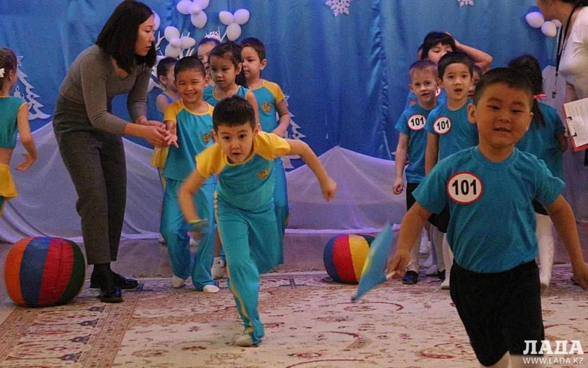 Состязания среди участников эстафеты. Фото автора