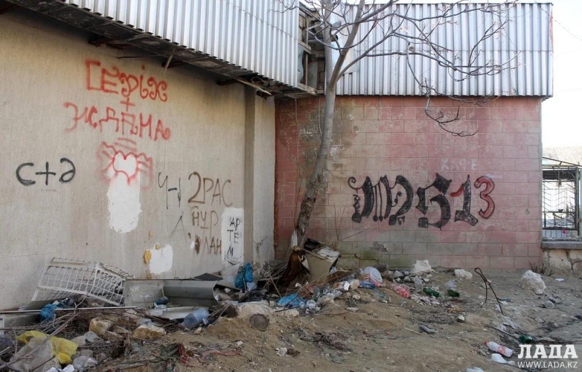 Здание заброшенного кафе. Фото автора