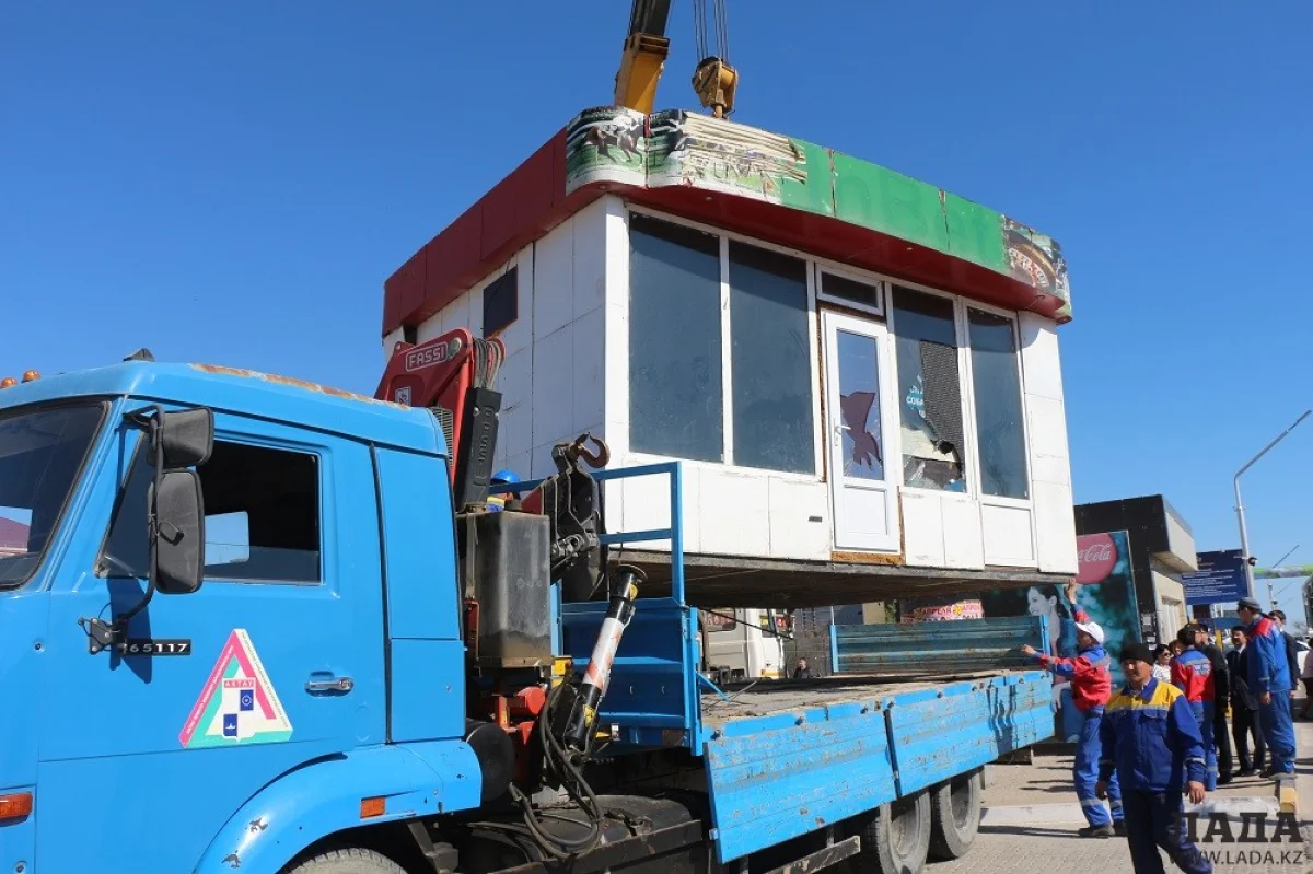 Демонтаж мобильных павильонов