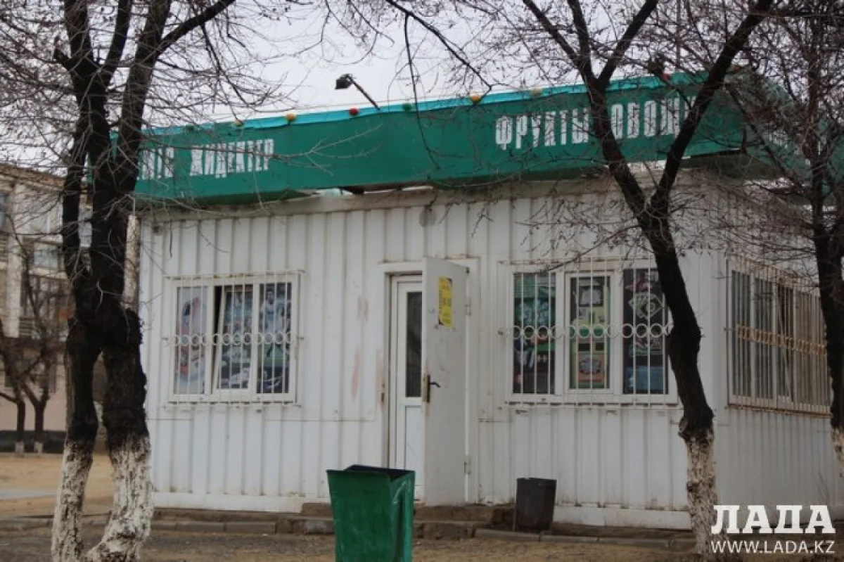 Одна из точек расположена у остановки в 3 микрорайоне