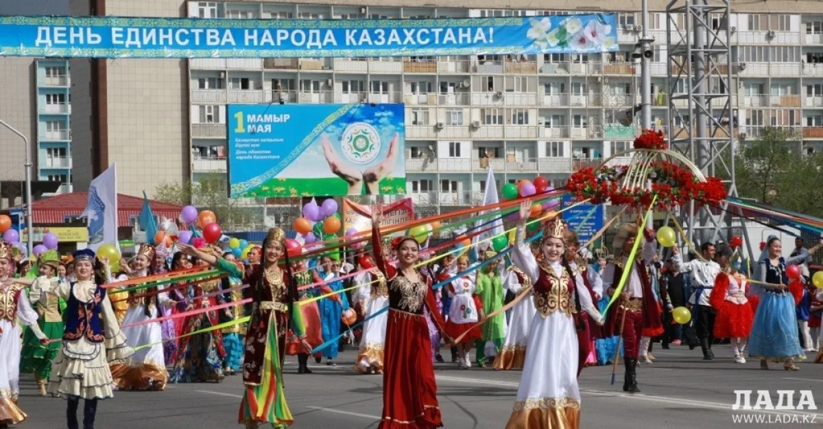 Празднование 1 мая в Актау