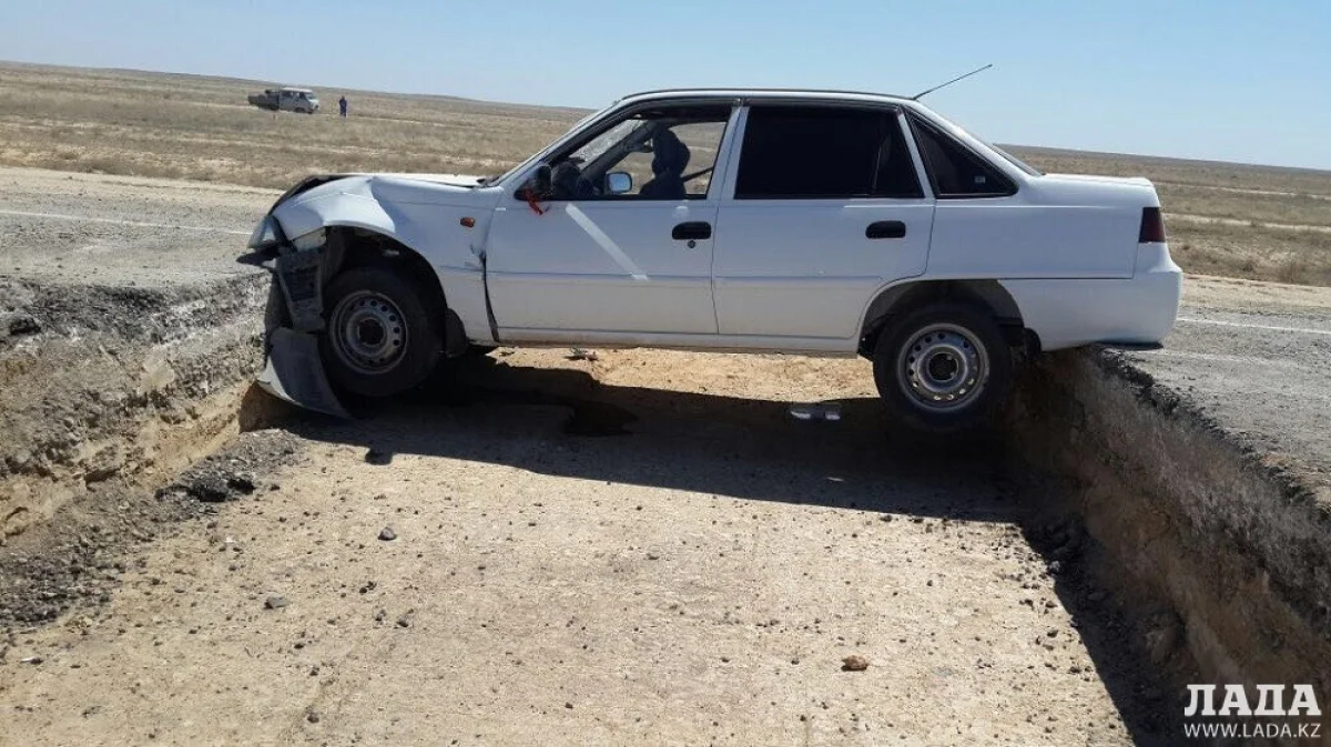 Фото очевидца||news_pic_more|<!--TBegin--><a href="https://www.lada.kz/uploads/posts/2017-04/1493298974_whatsapp-image-2017-04-27-at-17.51.30-1.jpeg" onclick="return hs.expand(this)" ><img align="left" src="https://www.lada.kz/uploads/posts/2017-04/thumbs/1493298974_whatsapp-image-2017-04-27-at-17.51.30-1.jpeg" alt='На закрытом участке трассы Актау-Бейнеу автомобиль попал в разрыв дорожного полотна' title='На закрытом участке трассы Актау-Бейнеу автомобиль попал в разрыв дорожного полотна'  /></a><!--TEnd--><br /><!--TBegin--><a href="https://www.lada.kz/uploads/posts/2017-04/1493298994_whatsapp-image-2017-04-27-at-17.51.30.jpeg" onclick="return hs.expand(this)" ><img align="left" src="https://www.lada.kz/uploads/posts/2017-04/thumbs/1493298994_whatsapp-image-2017-04-27-at-17.51.30.jpeg" alt='На закрытом участке трассы Актау-Бейнеу автомобиль попал в разрыв дорожного полотна' title='На закрытом участке трассы Актау-Бейнеу автомобиль попал в разрыв дорожного полотна'  /></a><!--TEnd--><br /><!--TBegin--><a href="https://www.lada.kz/uploads/posts/2017-04/1493299066_whatsapp-image-2017-04-27-at-17.51.31.jpeg" onclick="return hs.expand(this)" ><img align="left" src="https://www.lada.kz/uploads/posts/2017-04/thumbs/1493299066_whatsapp-image-2017-04-27-at-17.51.31.jpeg" alt='На закрытом участке трассы Актау-Бейнеу автомобиль попал в разрыв дорожного полотна' title='На закрытом участке трассы Актау-Бейнеу автомобиль попал в разрыв дорожного полотна'  /></a><!--TEnd--><br /><!--TBegin--><a href="https://www.lada.kz/uploads/posts/2017-04/1493308665_img-20170427-wa0026.jpg" onclick="return hs.expand(this)" ><img align="left" src="https://www.lada.kz/uploads/posts/2017-04/thumbs/1493308665_img-20170427-wa0026.jpg" alt='На закрытом участке трассы Актау-Бейнеу автомобиль попал в разрыв дорожного полотна' title='На закрытом участке трассы Актау-Бейнеу автомобиль попал в разрыв дорожного полотна'  /></a><!--TEnd--><br /><!--TBegin--><a href="https://www.lada.kz/uploads/posts/2017-04/1493308786_img-20170427-wa0027.jpg" onclick="return hs.expand(this)" ><img align="left" src="https://www.lada.kz/uploads/posts/2017-04/thumbs/1493308786_img-20170427-wa0027.jpg" alt='На закрытом участке трассы Актау-Бейнеу автомобиль попал в разрыв дорожного полотна' title='На закрытом участке трассы Актау-Бейнеу автомобиль попал в разрыв дорожного полотна'  /></a><!--TEnd--><br />