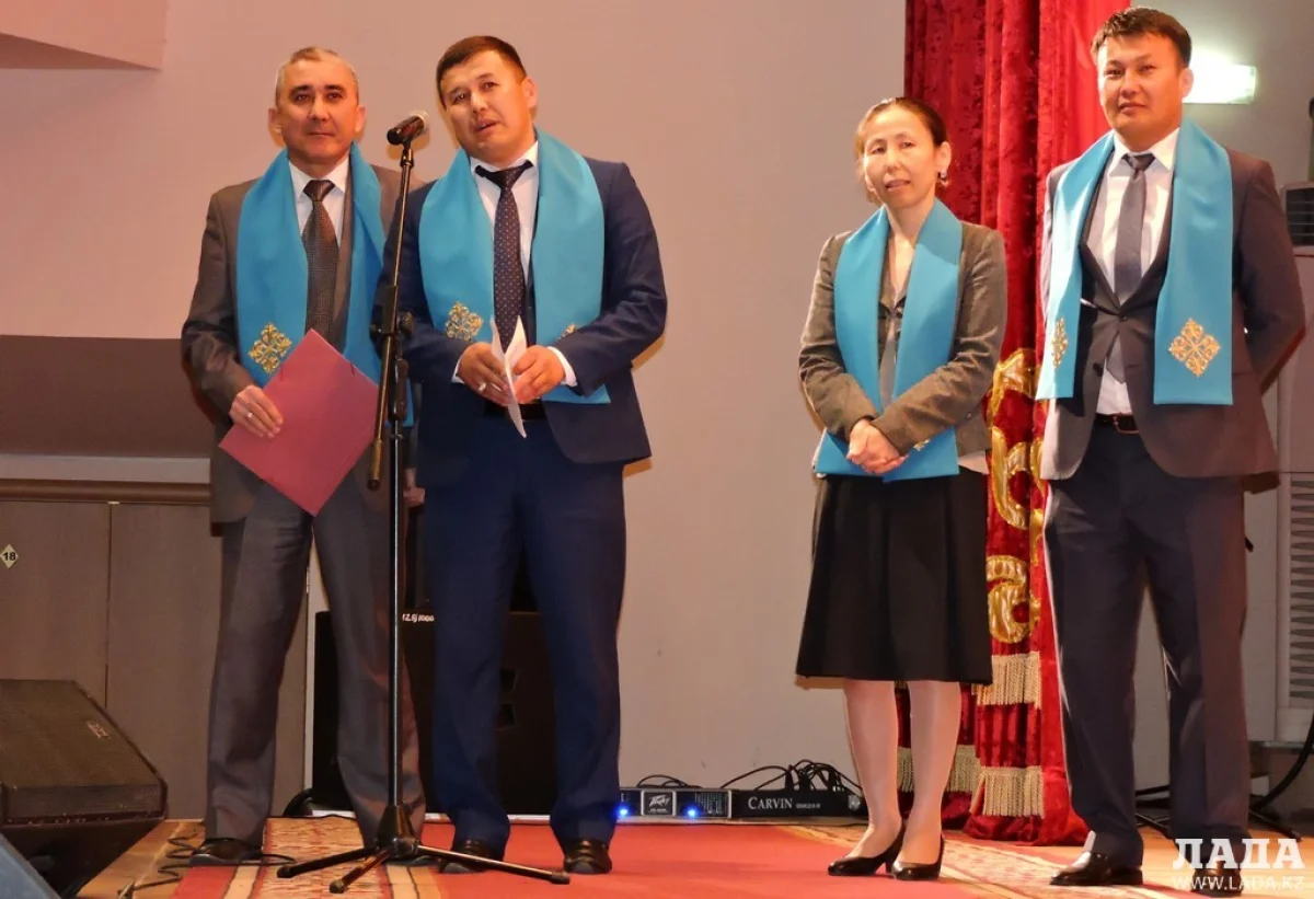 Мангистауская команда математиков "Пирамида". Фото автора