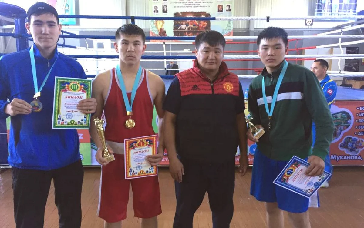 Победители турнира. Фото предоставлено пресс-службой федерации бокса Мангистауской области