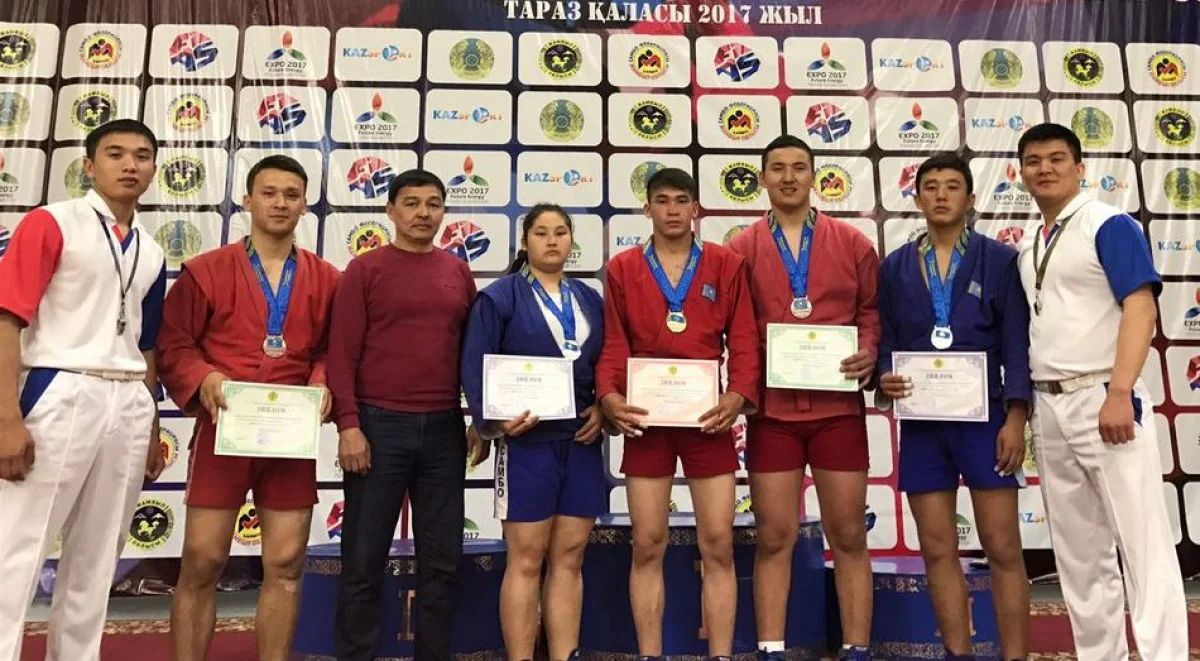 Победители чемпионата РК. Фото предоставлено спортшколой "Жас батыр"