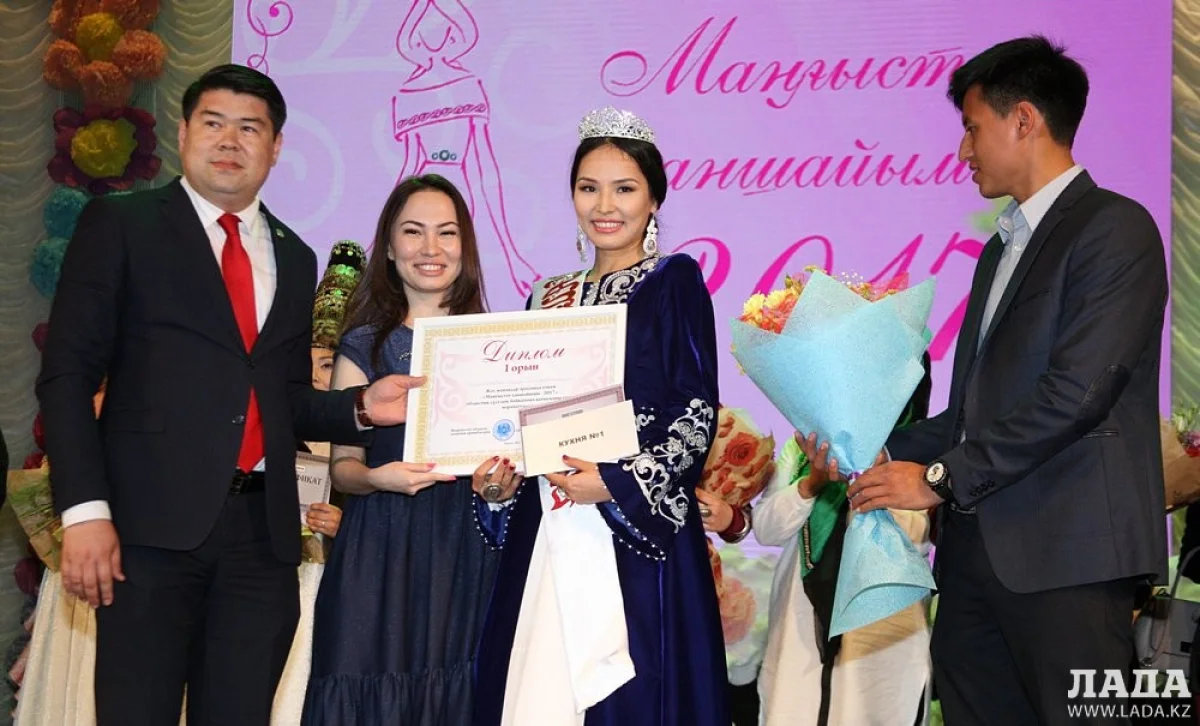 Анар Нугманова - обладательница титула «Маңғыстау ханшайымы-2017». Фото Ольги Ярославской