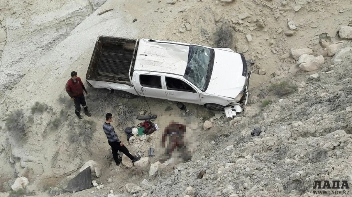 На месте аварии||news_pic_more|<!--TBegin--><a href="https://www.lada.kz/uploads/posts/2017-05/1494518092_9ba9c6dd-84fb-4944-aeca-f4dc7df2d6fb.jpg" onclick="return hs.expand(this)" ><img align="left" src="https://www.lada.kz/uploads/posts/2017-05/thumbs/1494518092_9ba9c6dd-84fb-4944-aeca-f4dc7df2d6fb.jpg" alt='В Мангистауской области в ДТП погиб человек' title='В Мангистауской области в ДТП погиб человек'  /></a><!--TEnd--><br /><!--TBegin--><a href="https://www.lada.kz/uploads/posts/2017-05/1494518130_b9505a62-3f1a-4fa9-af98-ee5a2e607b15.jpg" onclick="return hs.expand(this)" ><img align="left" src="https://www.lada.kz/uploads/posts/2017-05/thumbs/1494518130_b9505a62-3f1a-4fa9-af98-ee5a2e607b15.jpg" alt='В Мангистауской области в ДТП погиб человек' title='В Мангистауской области в ДТП погиб человек'  /></a><!--TEnd--><br /><!--TBegin--><a href="https://www.lada.kz/uploads/posts/2017-05/1494518181_bc1991b1-bb47-42e9-8169-5af62f81d269.jpg" onclick="return hs.expand(this)" ><img align="left" src="https://www.lada.kz/uploads/posts/2017-05/thumbs/1494518181_bc1991b1-bb47-42e9-8169-5af62f81d269.jpg" alt='В Мангистауской области в ДТП погиб человек' title='В Мангистауской области в ДТП погиб человек'  /></a><!--TEnd-->