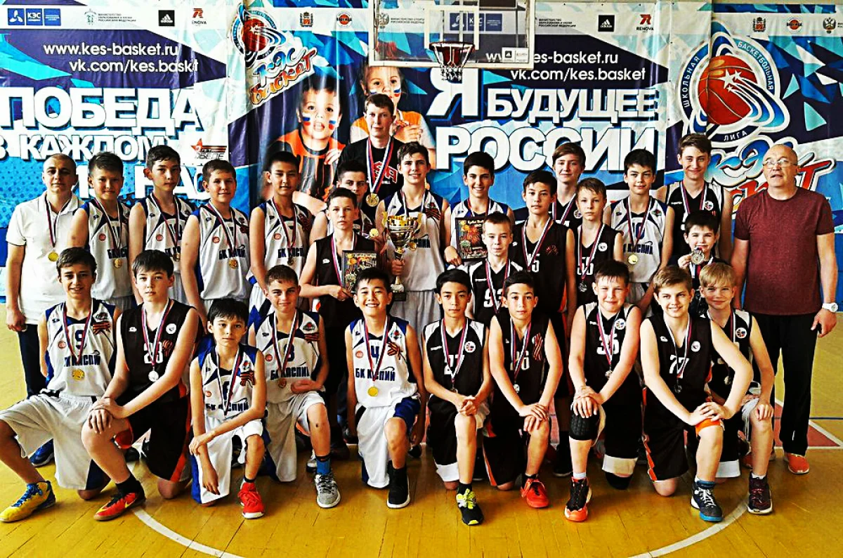 Команда-победитель. Фото участников турнира