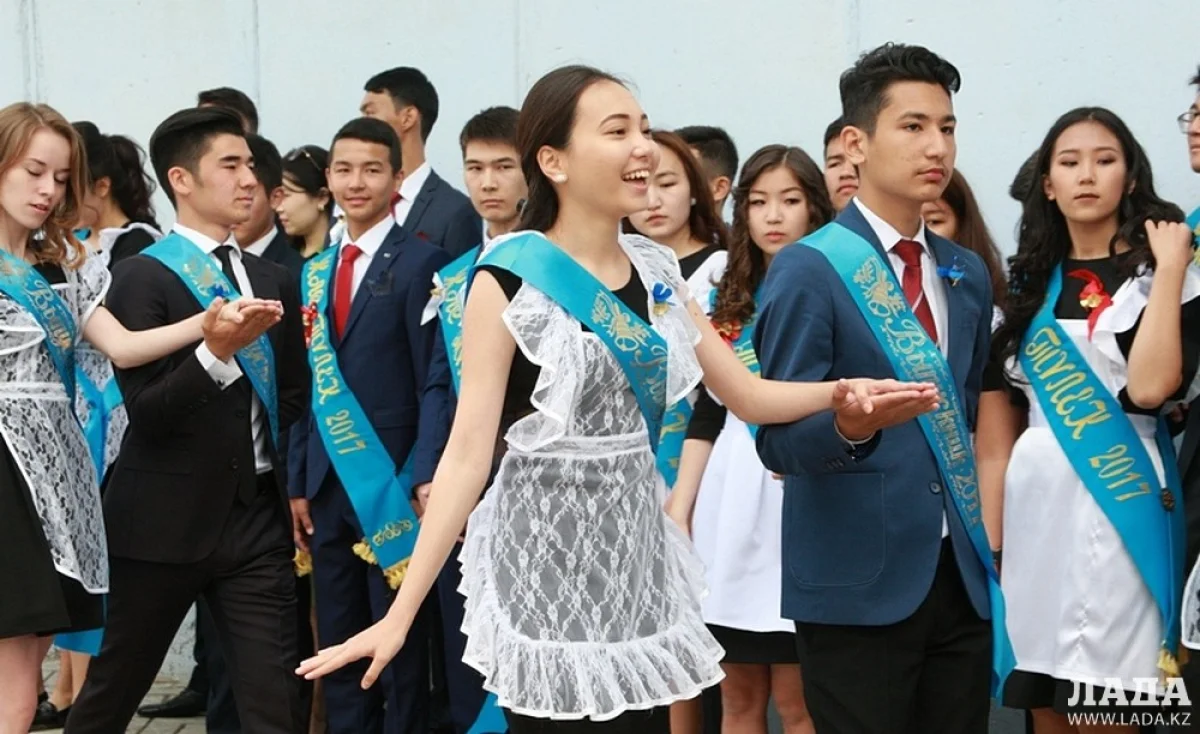 Последний звонок в Актау