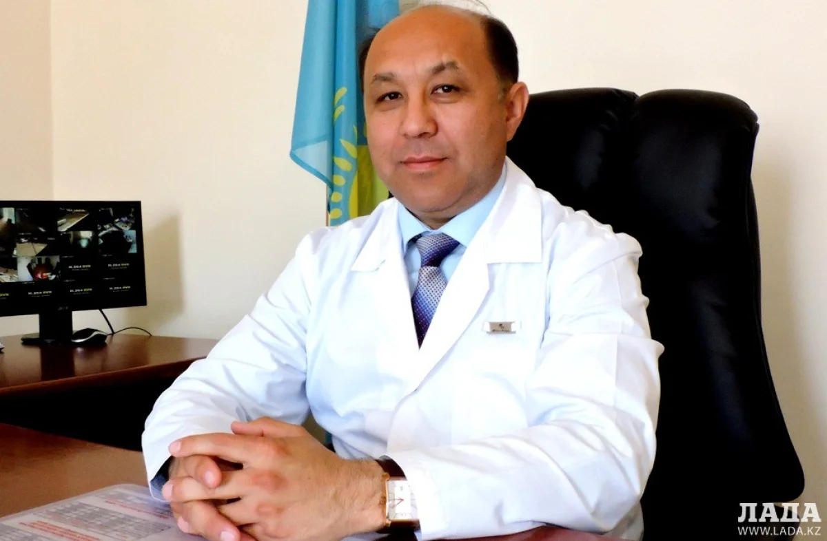 Кайрат Диналиев, главный врач областной инфекционной больницы. Фото автора