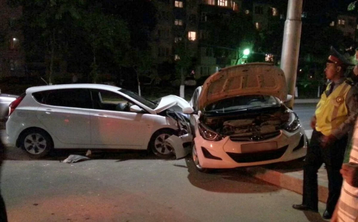 Место происшествия.||news_pic_more|<!--TBegin--><a href="https://www.lada.kz/uploads/posts/2017-05/1496215080_hdoi1rtefm0.jpg" onclick="return hs.expand(this)" ><img src="https://www.lada.kz/uploads/posts/2017-05/thumbs/1496215080_hdoi1rtefm0.jpg" alt='В результате ДТП в центре Актау Hyundai Elantra оказался зажат между столбом и другим автомобилем' title='В результате ДТП в центре Актау Hyundai Elantra оказался зажат между столбом и другим автомобилем'  /></a><!--TEnd--><br /><!--TBegin--><a href="https://www.lada.kz/uploads/posts/2017-05/1496215118_img_0082.jpg" onclick="return hs.expand(this)" ><img src="https://www.lada.kz/uploads/posts/2017-05/thumbs/1496215118_img_0082.jpg" alt='В результате ДТП в центре Актау Hyundai Elantra оказался зажат между столбом и другим автомобилем' title='В результате ДТП в центре Актау Hyundai Elantra оказался зажат между столбом и другим автомобилем'  /></a><!--TEnd--><br /><!--TBegin--><a href="https://www.lada.kz/uploads/posts/2017-05/1496215097_zvb3xgtqe_o.jpg" onclick="return hs.expand(this)" ><img src="https://www.lada.kz/uploads/posts/2017-05/thumbs/1496215097_zvb3xgtqe_o.jpg" alt='В результате ДТП в центре Актау Hyundai Elantra оказался зажат между столбом и другим автомобилем' title='В результате ДТП в центре Актау Hyundai Elantra оказался зажат между столбом и другим автомобилем'  /></a><!--TEnd-->