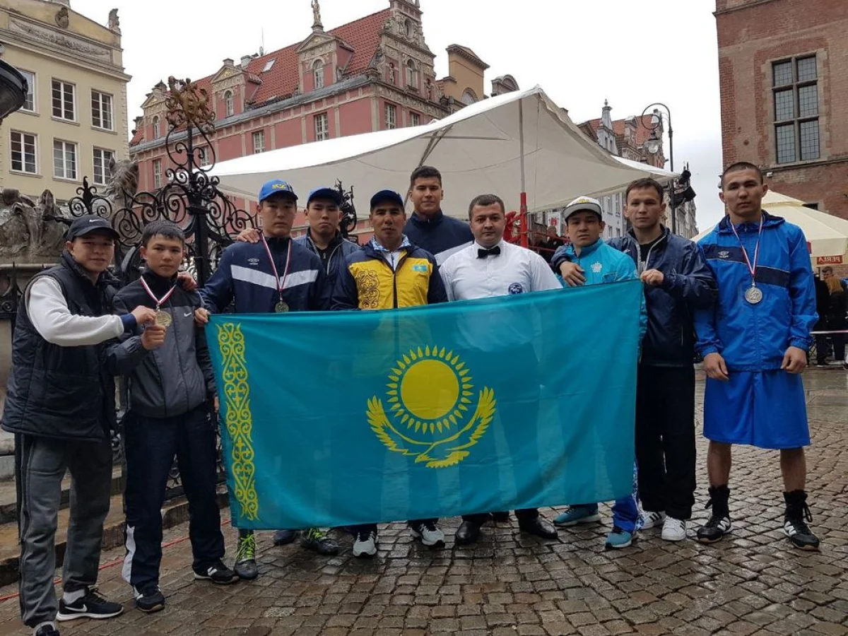 Мангистауские спортсмены с тренерами в Польше. Фото предоставлено пресс-службой Федерации бокса Мангистауской области