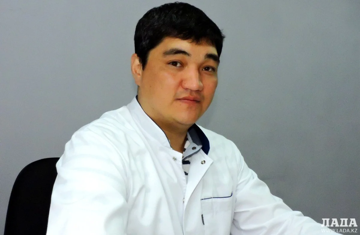 Данияр Сатыбалдинов желает актаусцам хорошего отдыха. Фото автора