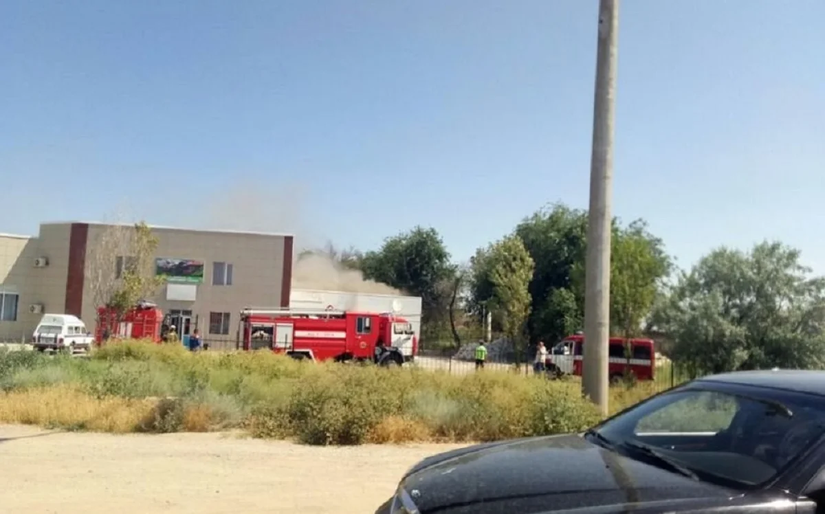 Фото очевидцев||news_pic_more|<div align="center"><!--dle_image_begin:https://www.lada.kz/uploads/posts/2017-06/1498722274_20b1f7a4-a0fa-42ee-acc1-c78fcf8b5a99.jpg&#124;--><img src="https://www.lada.kz/uploads/posts/2017-06/1498722274_20b1f7a4-a0fa-42ee-acc1-c78fcf8b5a99.jpg" alt="В 21 микрорайоне Актау загорелась баня" title="В 21 микрорайоне Актау загорелась баня"  /><!--dle_image_end--></div><br /><div align="center"><!--dle_image_begin:https://www.lada.kz/uploads/posts/2017-06/1498722373_91bc9929-bd9d-41b5-b433-4f85fe44f7e1.jpg&#124;--><img src="https://www.lada.kz/uploads/posts/2017-06/1498722373_91bc9929-bd9d-41b5-b433-4f85fe44f7e1.jpg" alt="В 21 микрорайоне Актау загорелась баня" title="В 21 микрорайоне Актау загорелась баня"  /><!--dle_image_end--></div><br /><div align="center"><!--dle_image_begin:https://www.lada.kz/uploads/posts/2017-06/1498722315_a161e1d5-5a81-47cd-bbd8-d03b7cfba980.jpg&#124;--><img src="https://www.lada.kz/uploads/posts/2017-06/1498722315_a161e1d5-5a81-47cd-bbd8-d03b7cfba980.jpg" alt="В 21 микрорайоне Актау загорелась баня" title="В 21 микрорайоне Актау загорелась баня"  /><!--dle_image_end--></div>