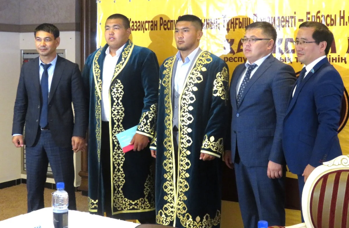 Проводы спортсменов. Фото региональной службы коммуникаций Мангистау