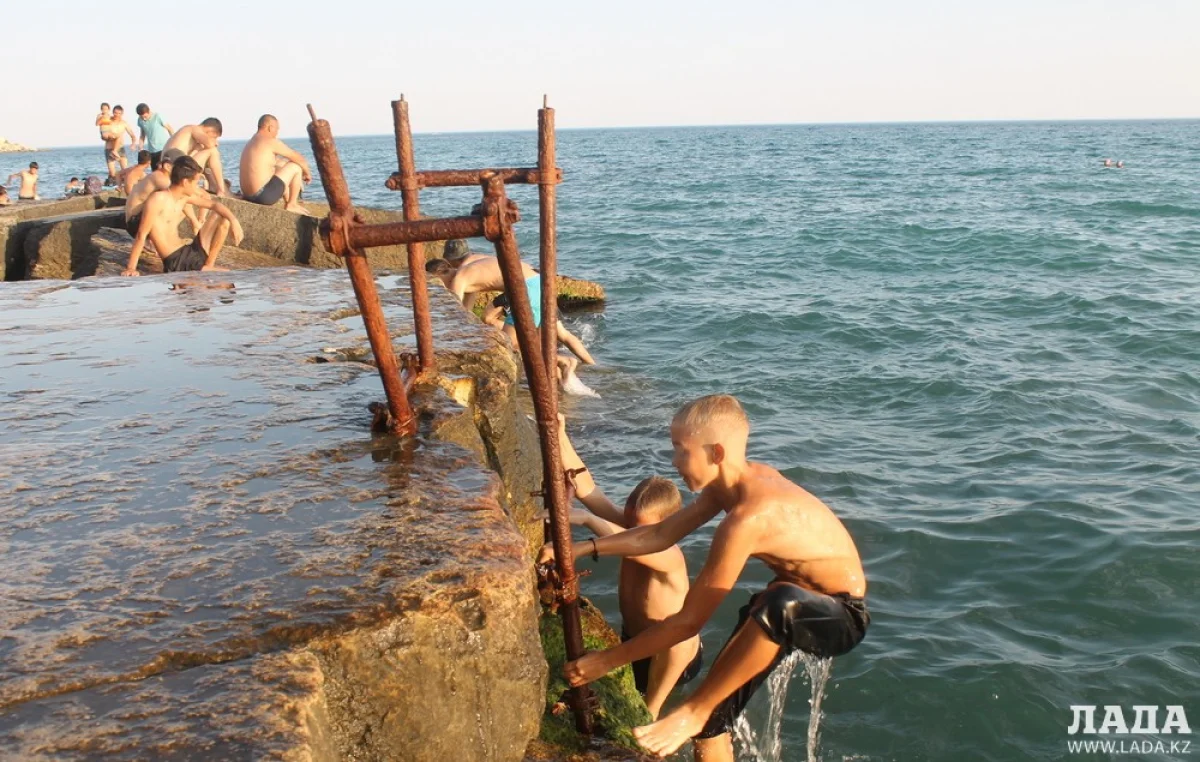 Набережная 4 микрорайона