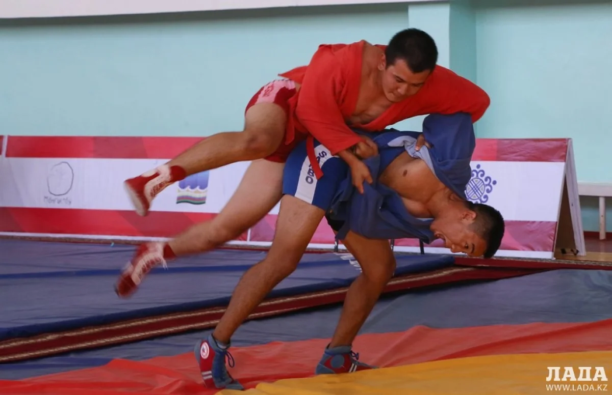 Борьба за чемпионский титул. Фото Жаната Айганина