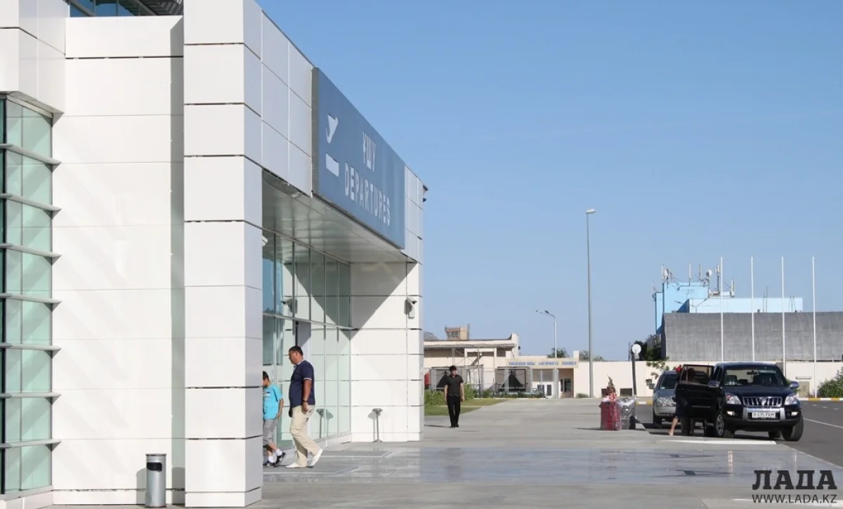 Территория аэропорта Актау. Фото автора из архива Lada.kz