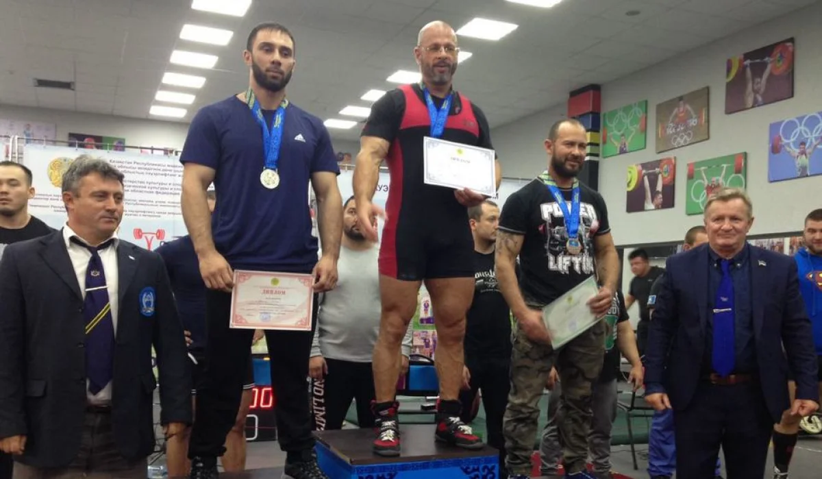 На высшей ступени пьедестала - Ярослав Чайка. Фото предоставлено К.Сарбалаевым