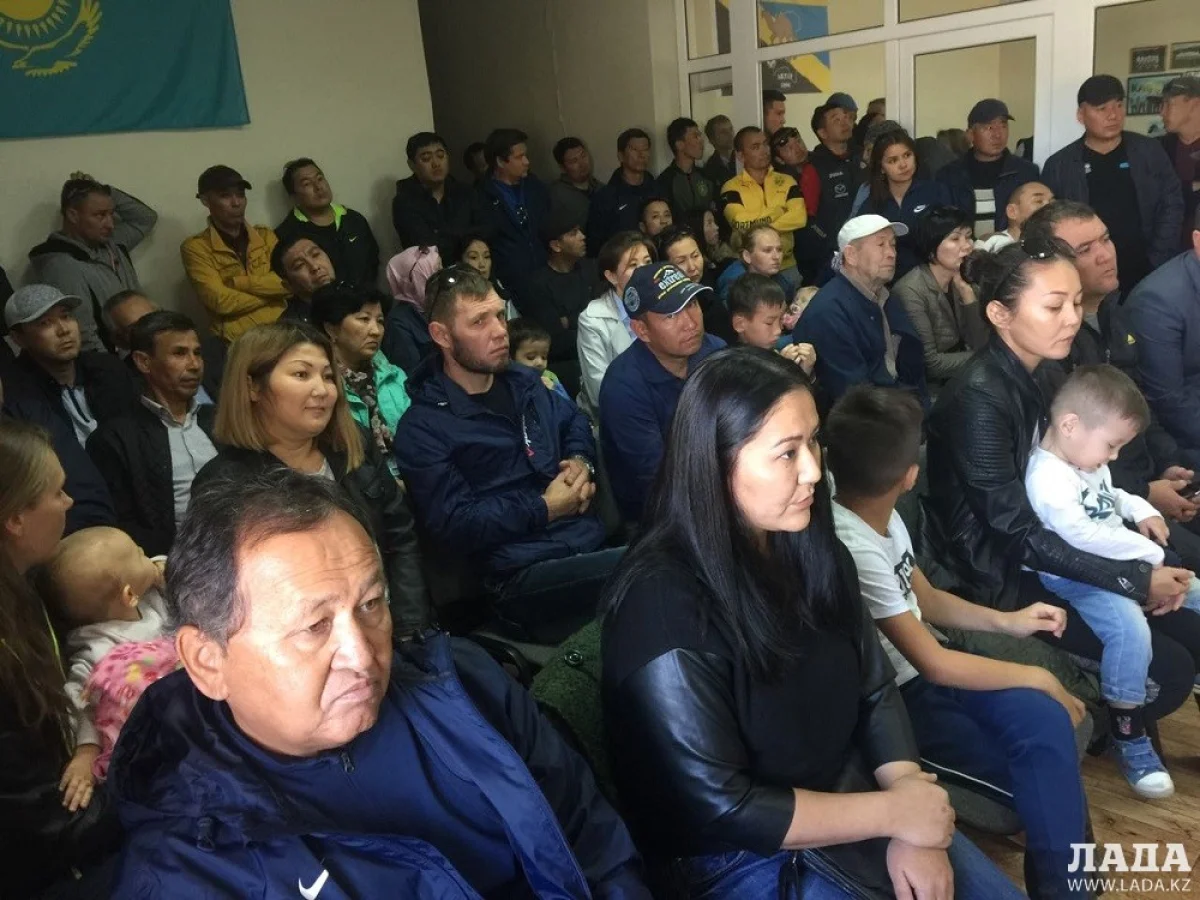 Родители юных футболистов выразили недовольство руководству футбольного клуба «Каспий»