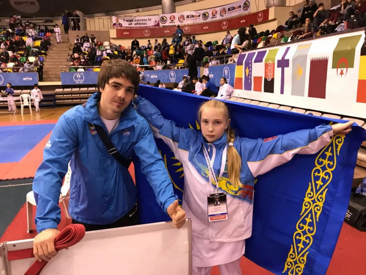 София Ключник с тренером Максимом Миримовым.