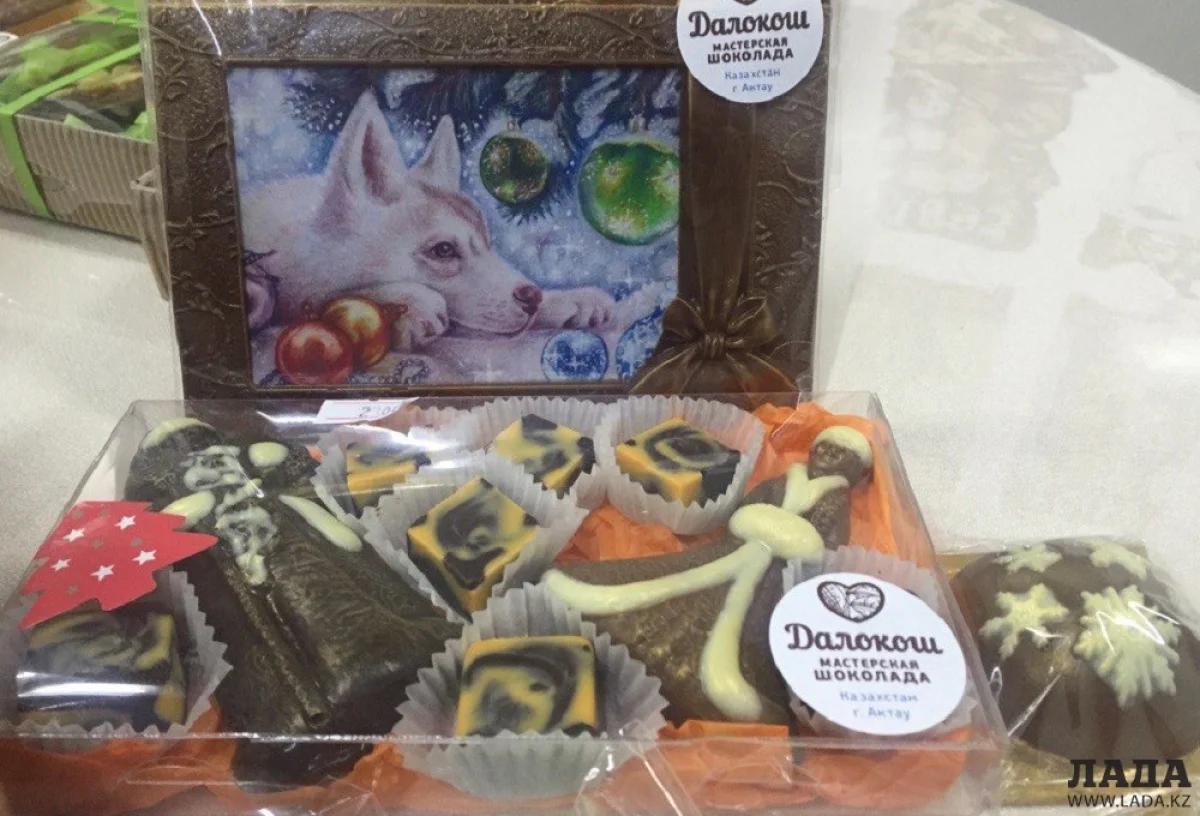 Шоколад ручной работы. Фото автора||news_pic_more|<!--TBegin--><a href="https://www.lada.kz/uploads/posts/2017-12/1514460524_2lg2whnerlo.jpg" onclick="return hs.expand(this)" ><img align="left" src="https://www.lada.kz/uploads/posts/2017-12/thumbs/1514460524_2lg2whnerlo.jpg" alt='Вкус детства: Выбираем шоколадные конфеты' title='Вкус детства: Выбираем шоколадные конфеты'  /></a><!--TEnd--><br /><!--TBegin--><a href="https://www.lada.kz/uploads/posts/2017-12/1514460523_dyak3aagflq.jpg" onclick="return hs.expand(this)" ><img align="left" src="https://www.lada.kz/uploads/posts/2017-12/thumbs/1514460523_dyak3aagflq.jpg" alt='Вкус детства: Выбираем шоколадные конфеты' title='Вкус детства: Выбираем шоколадные конфеты'  /></a><!--TEnd--><br /><!--TBegin--><a href="https://www.lada.kz/uploads/posts/2017-12/1514460501_lyn8_csdkru.jpg" onclick="return hs.expand(this)" ><img align="left" src="https://www.lada.kz/uploads/posts/2017-12/thumbs/1514460501_lyn8_csdkru.jpg" alt='Вкус детства: Выбираем шоколадные конфеты' title='Вкус детства: Выбираем шоколадные конфеты'  /></a><!--TEnd--><br /><!--TBegin--><a href="https://www.lada.kz/uploads/posts/2017-12/1514460591_pg2_qoivsoo.jpg" onclick="return hs.expand(this)" ><img align="left" src="https://www.lada.kz/uploads/posts/2017-12/thumbs/1514460591_pg2_qoivsoo.jpg" alt='Вкус детства: Выбираем шоколадные конфеты' title='Вкус детства: Выбираем шоколадные конфеты'  /></a><!--TEnd--><br /><!--TBegin--><a href="https://www.lada.kz/uploads/posts/2017-12/1514460501_q4dmefi0evc.jpg" onclick="return hs.expand(this)" ><img align="left" src="https://www.lada.kz/uploads/posts/2017-12/thumbs/1514460501_q4dmefi0evc.jpg" alt='Вкус детства: Выбираем шоколадные конфеты' title='Вкус детства: Выбираем шоколадные конфеты'  /></a><!--TEnd-->
