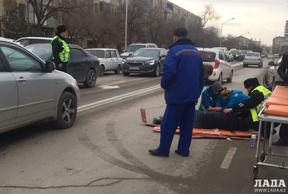 На место происшествия||news_pic_more|<!--TBegin--><a href="https://www.lada.kz/uploads/posts/2018-01/1515487604_79355244-d918-47a0-a5b5-c392e604f209.jpg" onclick="return hs.expand(this)" ><img align="left" src="https://www.lada.kz/uploads/posts/2018-01/thumbs/1515487604_79355244-d918-47a0-a5b5-c392e604f209.jpg" alt='В Актау машина сбила мужчину между 5 и 7 микрорайонами' title='В Актау машина сбила мужчину между 5 и 7 микрорайонами'  /></a><!--TEnd--><br /><!--TBegin--><a href="https://www.lada.kz/uploads/posts/2018-01/1515487651_f4fc58f4-9ee8-410a-bdaf-ebc2d312060e.jpg" onclick="return hs.expand(this)" ><img align="left" src="https://www.lada.kz/uploads/posts/2018-01/thumbs/1515487651_f4fc58f4-9ee8-410a-bdaf-ebc2d312060e.jpg" alt='В Актау машина сбила мужчину между 5 и 7 микрорайонами' title='В Актау машина сбила мужчину между 5 и 7 микрорайонами'  /></a><!--TEnd--><br /><!--TBegin--><a href="https://www.lada.kz/uploads/posts/2018-01/1515487623_f649ffe5-e514-4c3e-9000-0724474ea160.jpg" onclick="return hs.expand(this)" ><img align="left" src="https://www.lada.kz/uploads/posts/2018-01/thumbs/1515487623_f649ffe5-e514-4c3e-9000-0724474ea160.jpg" alt='В Актау машина сбила мужчину между 5 и 7 микрорайонами' title='В Актау машина сбила мужчину между 5 и 7 микрорайонами'  /></a><!--TEnd-->