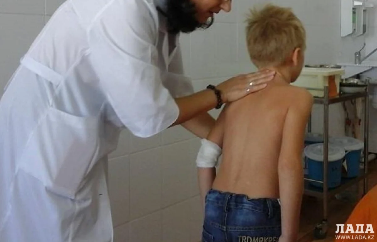 Осмотр у хирурга. Фото из архива Lada.kz
