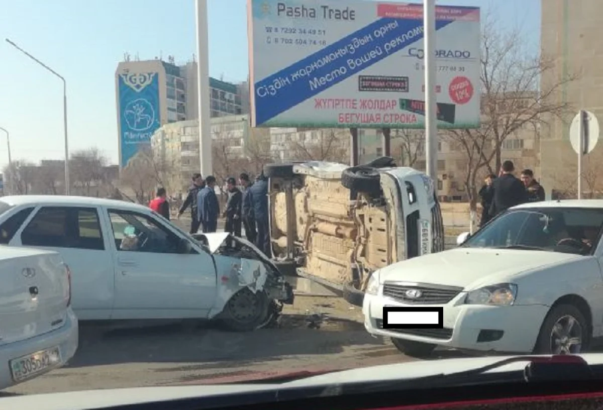 Фото очевидцев||news_pic_more|<!--TBegin--><a href="https://www.lada.kz/uploads/posts/2018-02/1518516600_whatsapp-image-2018-02-13-at-14.52.41.jpeg" onclick="return hs.expand(this)" ><img align="left" src="https://www.lada.kz/uploads/posts/2018-02/thumbs/1518516600_whatsapp-image-2018-02-13-at-14.52.41.jpeg" alt='На автодороге в 27 микрорайоне Актау перевернулся автомобиль' title='На автодороге в 27 микрорайоне Актау перевернулся автомобиль'  /></a><!--TEnd--><br /><!--TBegin--><a href="https://www.lada.kz/uploads/posts/2018-02/1518516572_whatsapp-image-2018-02-13-at-14.56.08-1.jpeg" onclick="return hs.expand(this)" ><img align="left" src="https://www.lada.kz/uploads/posts/2018-02/thumbs/1518516572_whatsapp-image-2018-02-13-at-14.56.08-1.jpeg" alt='На автодороге в 27 микрорайоне Актау перевернулся автомобиль' title='На автодороге в 27 микрорайоне Актау перевернулся автомобиль'  /></a><!--TEnd--><br /><!--TBegin--><a href="https://www.lada.kz/uploads/posts/2018-02/1518516630_whatsapp-image-2018-02-13-at-14.56.08.jpeg" onclick="return hs.expand(this)" ><img align="left" src="https://www.lada.kz/uploads/posts/2018-02/thumbs/1518516630_whatsapp-image-2018-02-13-at-14.56.08.jpeg" alt='На автодороге в 27 микрорайоне Актау перевернулся автомобиль' title='На автодороге в 27 микрорайоне Актау перевернулся автомобиль'  /></a><!--TEnd--><br /><!--dle_image_begin:https://www.lada.kz/uploads/posts/2018-02/1518523945_v-statyu.jpeg&#124;left--><img src="https://www.lada.kz/uploads/posts/2018-02/1518523945_v-statyu.jpeg" align="left" alt="На автодороге в 27 микрорайоне Актау перевернулся автомобиль" title="На автодороге в 27 микрорайоне Актау перевернулся автомобиль"  /><!--dle_image_end-->