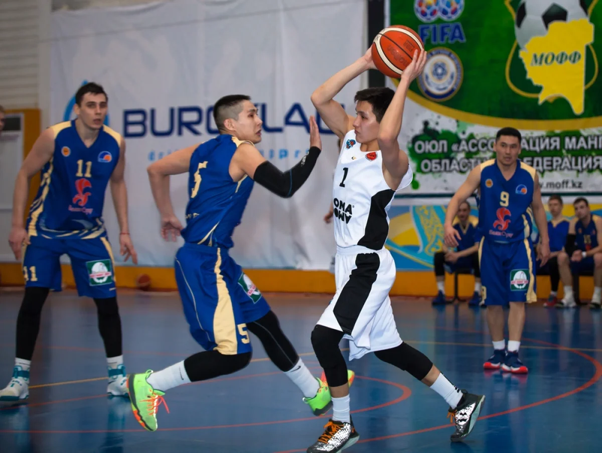 Первая встреча команд