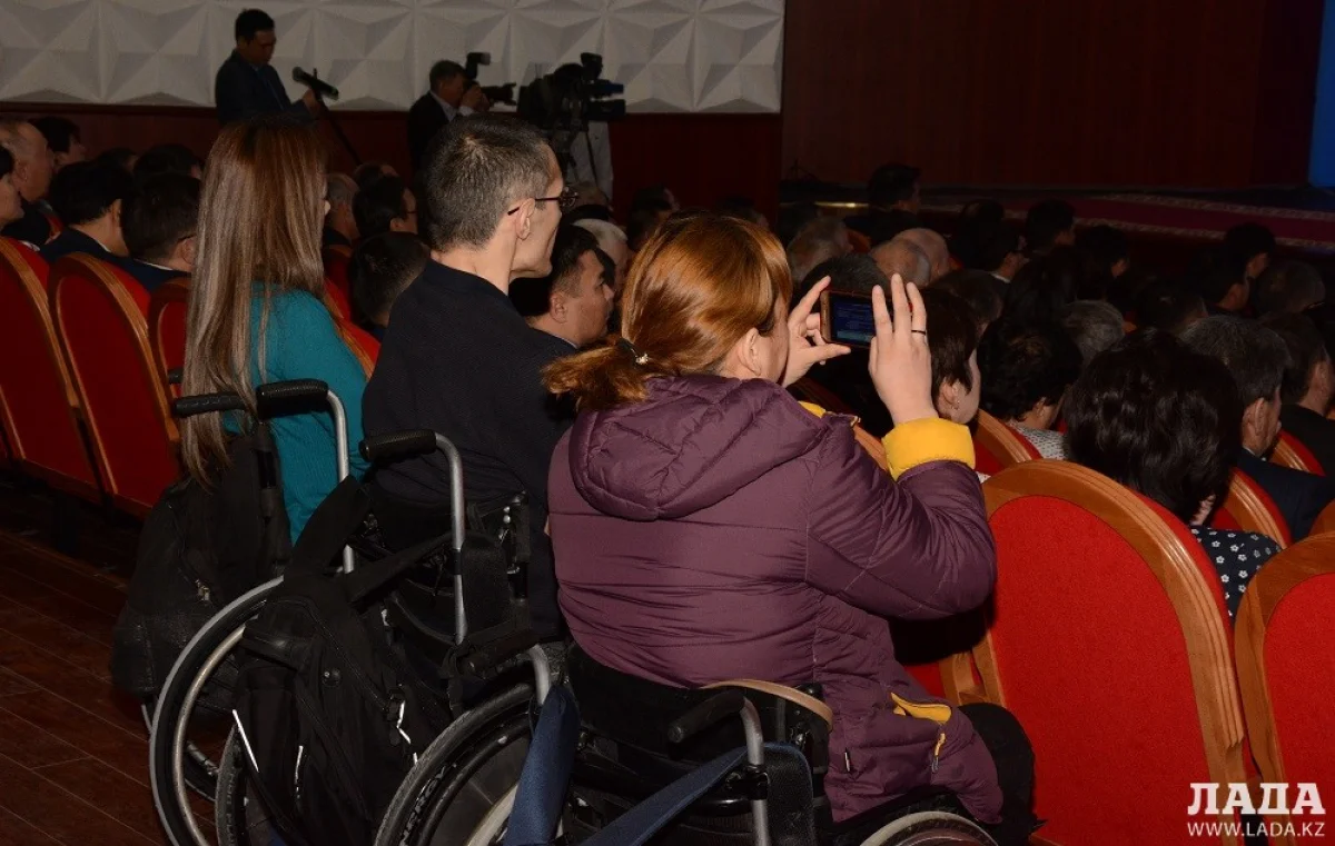 Встреча акима Мангистауской области с населением.Фото пресс-службы акима региона