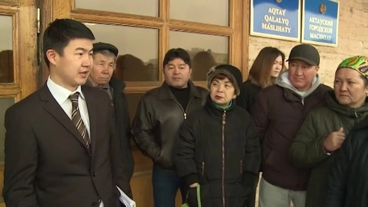 Жильцы 32А микрорайона пришли к акимату Актау
