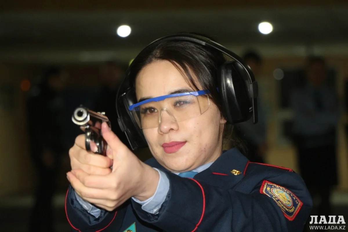 Соревнования по стрельбе среди женщин