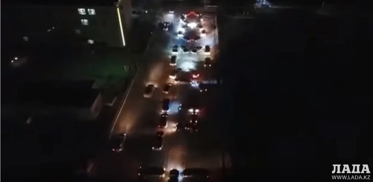 Автомобилисты Жанаозена приняли участие в флешмобе