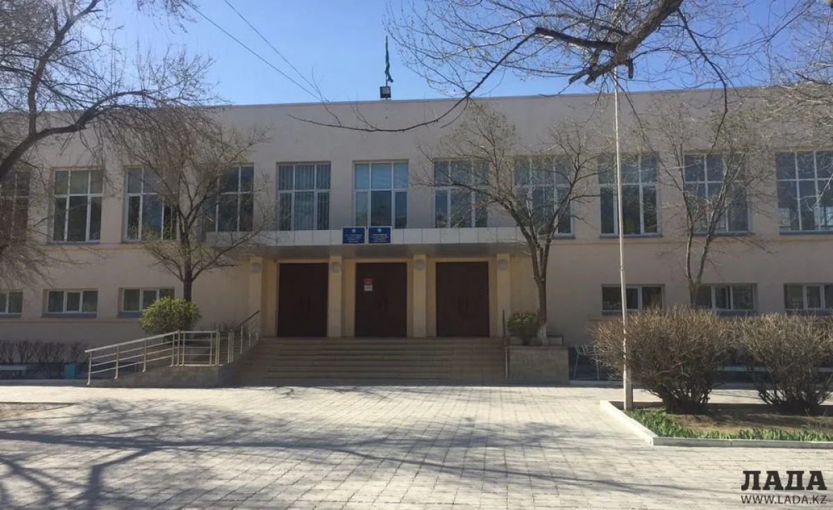 Школа-гимназия № 4, где училась погибшая Мадина. Фото автора