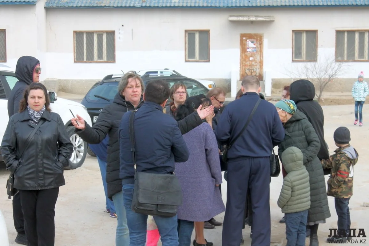 Возмущенные жильцы дома №8. Фото автора