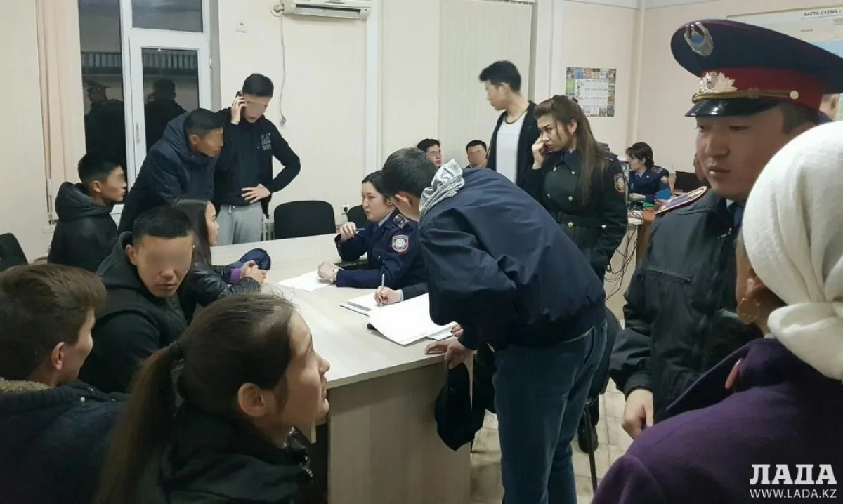 Разбирательства в УВД Актау. Фото предоставили в пресс-службе ДВД Мангистауской области