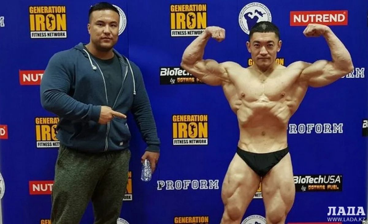 Күйеуі әйелінің сүйіктісінің мүшесін сорады