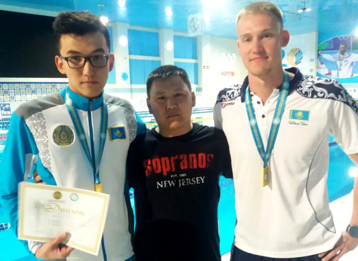 Нурсат Отесинов, Сапар Бурамбаев и Дмитрий Баландин. Фото предоставлено тренером