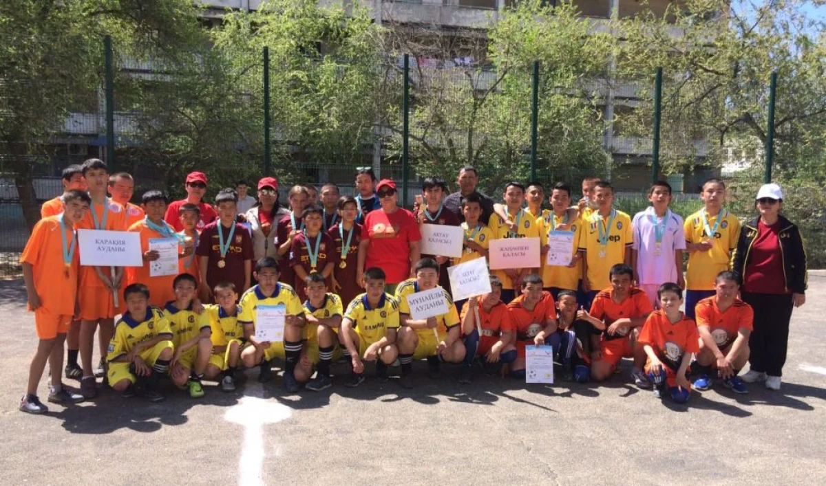 Победители и участники турнира. Фото предоставлено М.Жарылгас